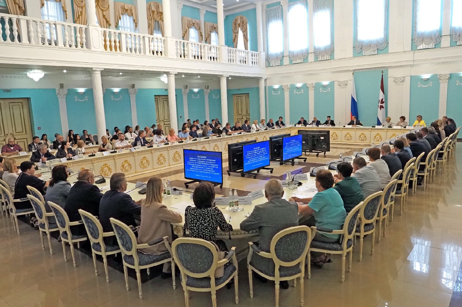 Расширенное заседание совета. Государственное совещание. Молодое поколение ГТРК студенты. Фото Путина с молодежью.