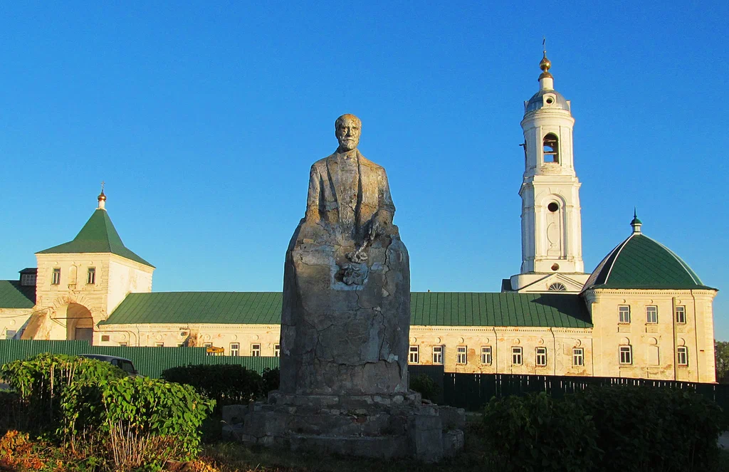 Памятник И.В. Мичурину.